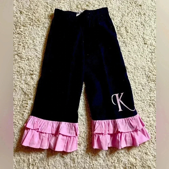 LITTLE GIRLS NAVY PINK RUFFLE PANTS WITH INITIAL “K” EUC SIZE 3 - Picture 1 of 7